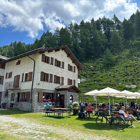 Hotel Ristorante Lagrev Maloja Exterior photo
